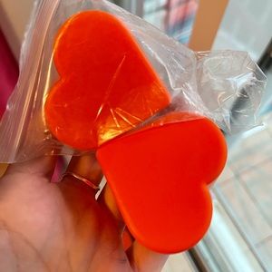 Grindstone heart toe stop